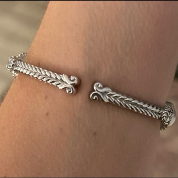 Exquisite Judith Ripka Sterling Silver, White Pearl, Diamonique Cuff - Picture 4 of 4
